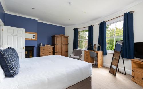 Newport House | Discover Hewitt's Restaurant & Rooms: Family-Friendly Retreat