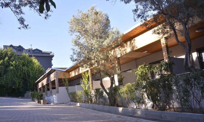 Cagrısan Hotel | Relaxing Stay at Heybeli Garden with Pool and Spa