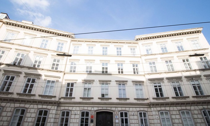 Weißgerber Apartment | Discover HeyMi Apartments Stadtpark: Family-Friendly Retreat