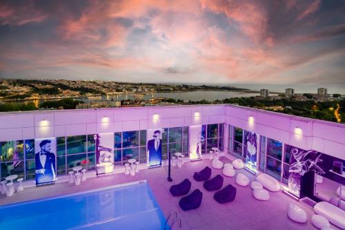 Lordelo do Ouro e Massarelos Hotel | Relax at HF Ipanema Park: 5-Star Poolside Retreat