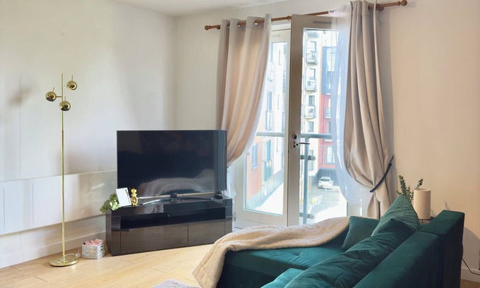 Bloxwich Apartment | HF Suite-The Sage-NEC, Birmingham Airport, Edgbaston, Bullringnn1 Bed Apartment