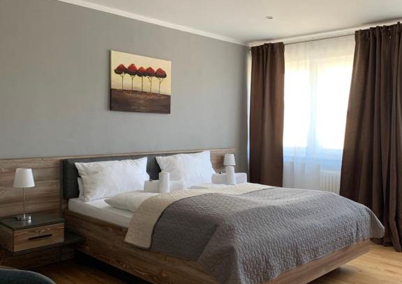 Neustadt-Hambach Hotel | Pet-Friendly Comfort at Hotel Garni Helbig - 8.7/10 Rated