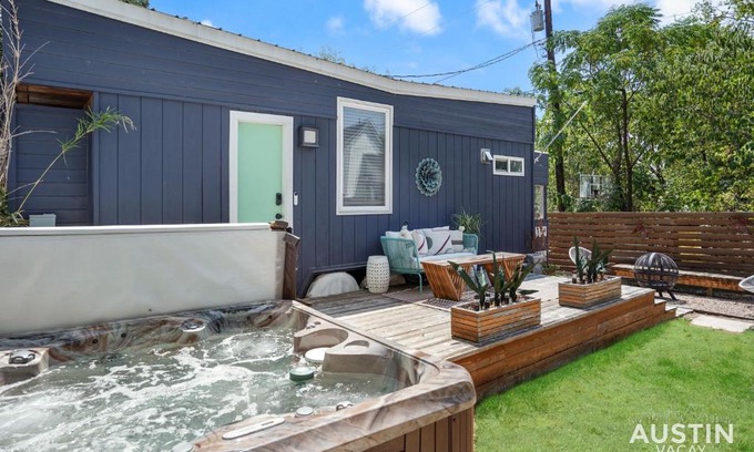 Blackshear-Prospect Hill Apartment | Featured Tiny Home with Hot Tub, Near East 6th St