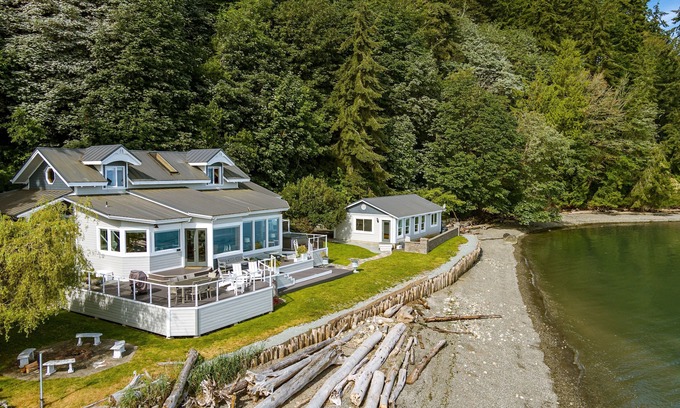 Adelma Beach House | Experience HGTV's "Beach Hunters" at The Bultman Hotel