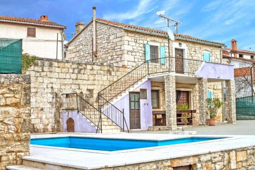 Kircija Villa | Family-Friendly Getaway at HH Šterna - Pet Welcoming Retreat