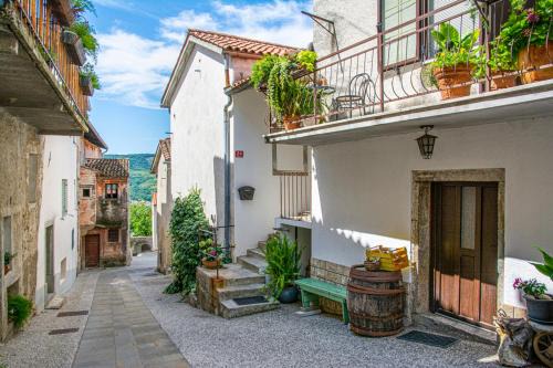 Ajdovscina Apartment | Hiša Margarita
