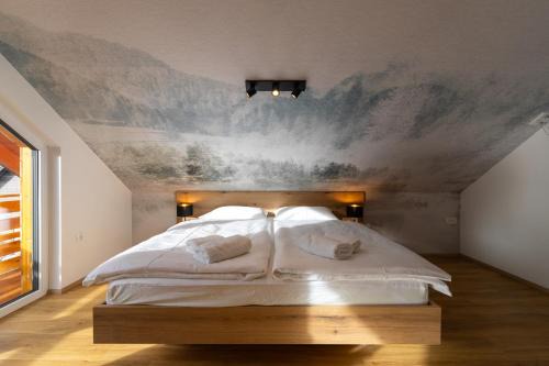 Gozd Martuljek House | Remarkable Hiša Zima: Family-Friendly with Pool & 9.9 Rating