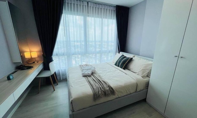 Bang Wa Apartment | Cozy Hi-Floor MRT Bangkhae with City Canal Views