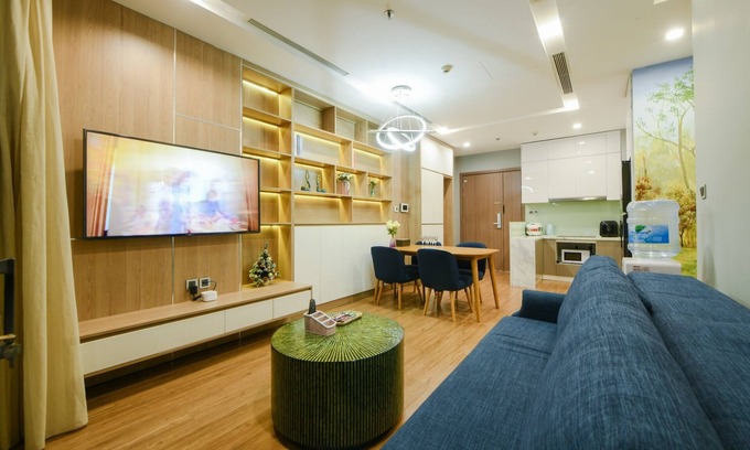 Ba Dinh Apartment | Cozy 3BR Apartment with Pool & Ocean View at Vinhomes Metropolis