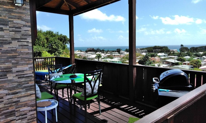 Welches House | Experience AH's Holiday Season with Oceanfront Bliss