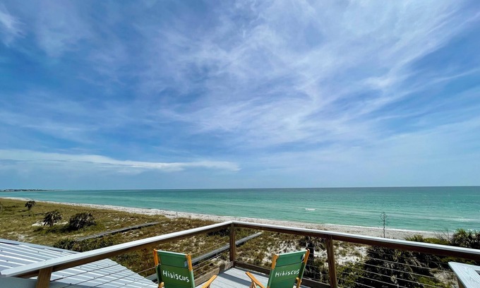 Placida House | Beachfront Bliss at Hibiscus House - Rated 10/10!