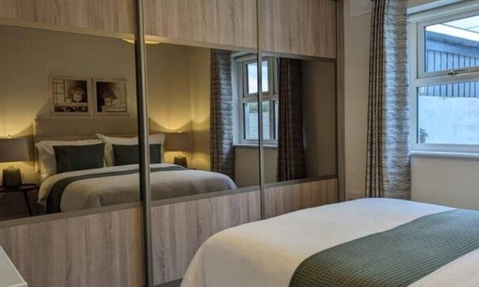 Tulla House | Discover Hickeys Hangout: Family-Friendly Stay in Clare