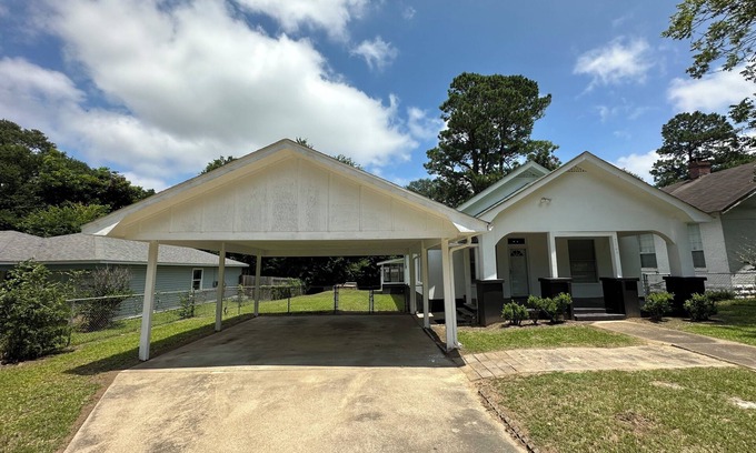 Texarkana Cottage | Hickory House: Family-Friendly Retreat for Up to 8 Guests