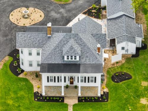 Westland Bed & Breakfast | Top-Rated Hickory House B & B with Hot Tub Oasis