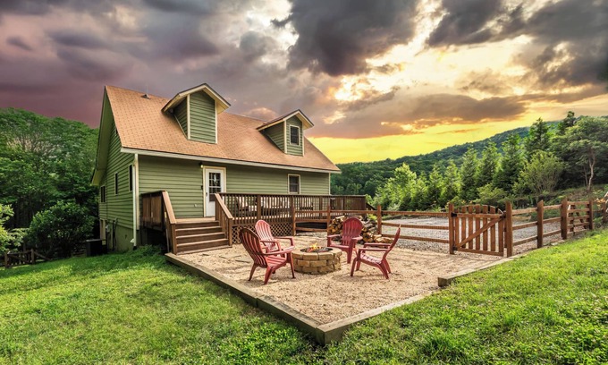 Gerton Cabin | Pet-Friendly Hickory Nut Hideaway with Mountain Views