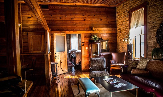 Hico Hotel | Exceptional Hico's Upstairs Inn with Family-Friendly Amenities