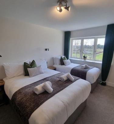 Malahide House | Hidden Acres- Deluxe Double & Single bedded room
