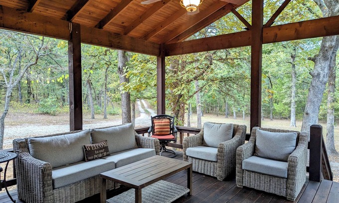 Kingston Cabin | Secluded Cabin Retreat in 40 Acres Near Beach & Marina