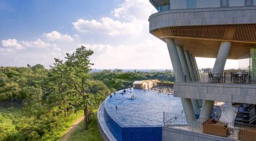 Jungmun Hotel | Tranquil Getaway at Hidden Cliff Hotel and Nature Retreat