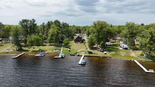 Oscoda House | Hidden Cove - Beauty On The Lake!