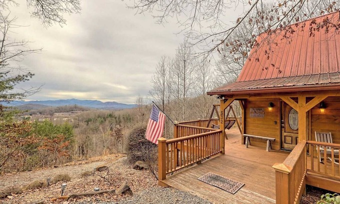 Hayesville Cabin | Serene Escape Chalet with Breathtaking Views and Spa