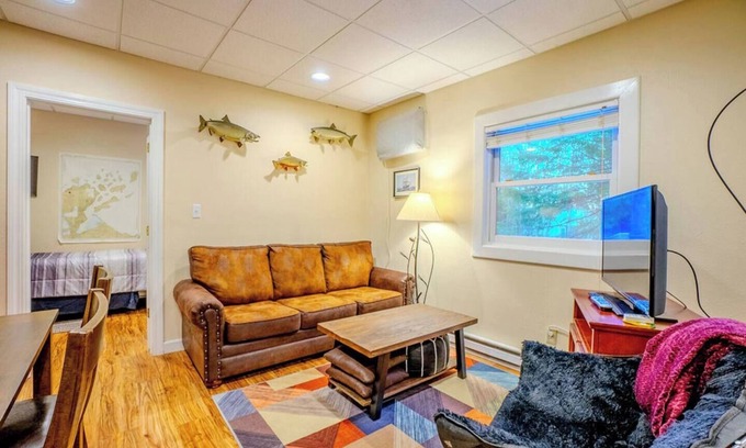 Bayfield Condo | Pet-Friendly 3-Bed Condo, Just Steps from the Marina