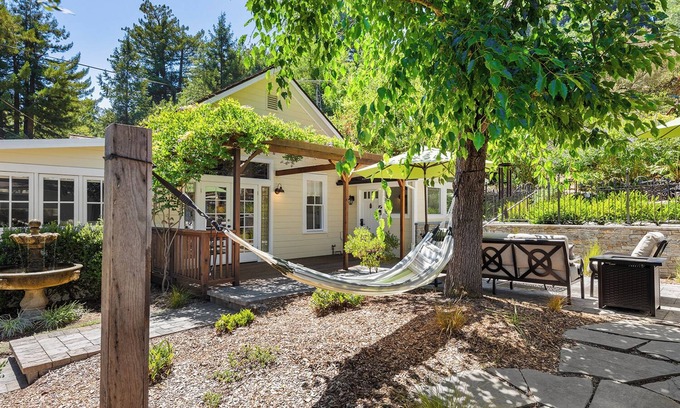 Occidental House | Hidden Gem ~ Charming Craftsman in Freestone