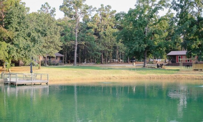 Palestine Cottage | Top-Rated Hidden Gem Cottages with Breakfast & Family Fun