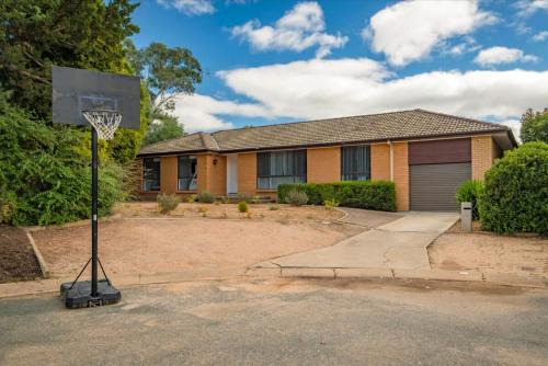 Gowrie House | Discover the Hidden Gem of Gowrie ACT - Family Friendly Stay