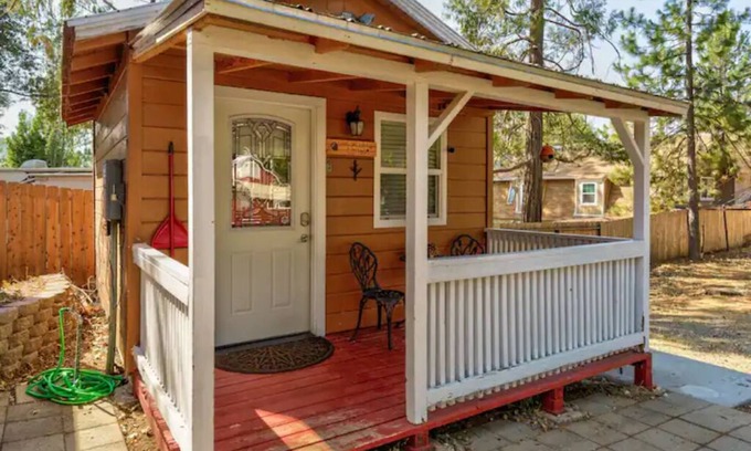 Oakhurst Cottage | Discover a Hidden Gem Near Bass Lake & Yosemite