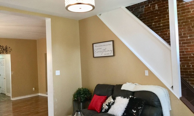St. Louis House | Discover the Hidden Gem in Hyde Park for Families