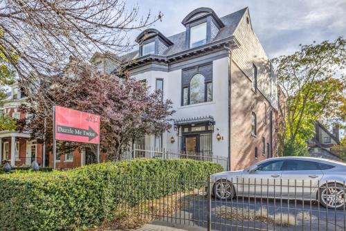 Central West End House | Cozy CWE Studio with Family & Pet-Friendly Amenities