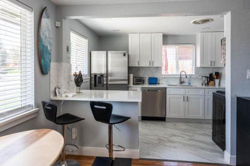 Scenic Heights House | Discover the Hidden Gem of Arvada for Families and Pets