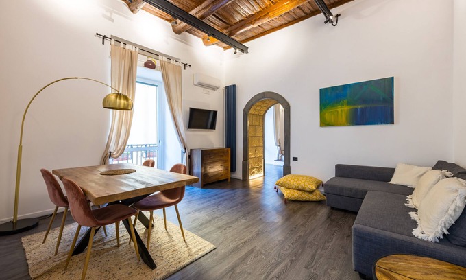 Chiaia Apartment | Discover the Hidden Gem in a Pedestrian Paradise