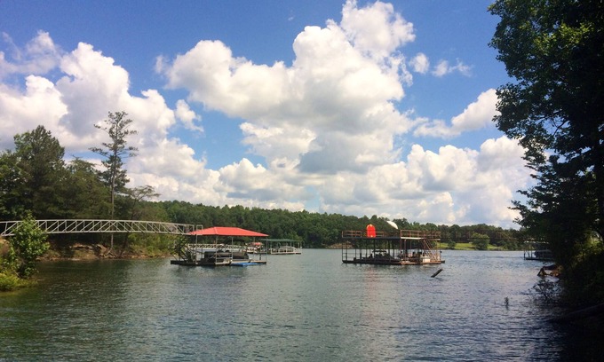 Arley Cabin | Discover the Hidden Gem on Smith Lake with Ocean Views