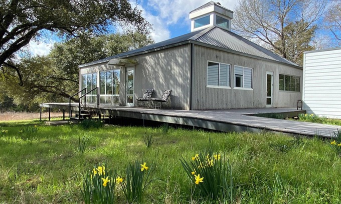 Washington House | Discover a Hidden Gem: Spa, Hot Tub & Pet-Friendly Stay