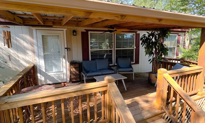 Montgomery House | Discover the Hidden Gem on the Tracks with Scenic Lake Views