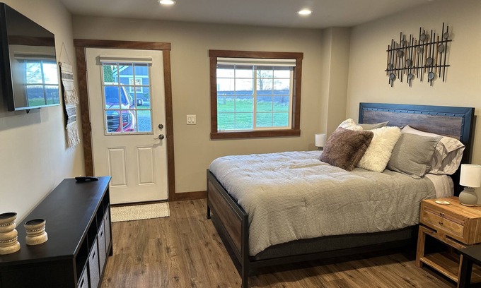 Burlington Apartment | Discover a Hidden Gem in the Heart of Skagit Valley!