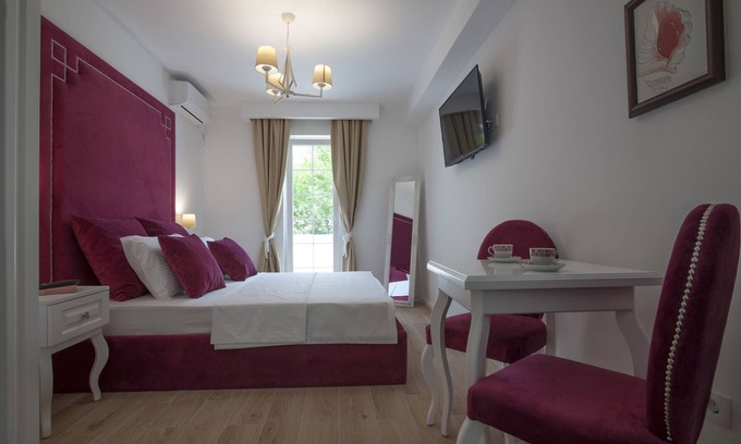 Babin do Apartment | Discover a Hidden Oasis with Pool and Garden Retreat
