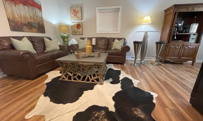 Suwanee Cottage | Discover Unique Cottages in Suwanee - Perfect for Families