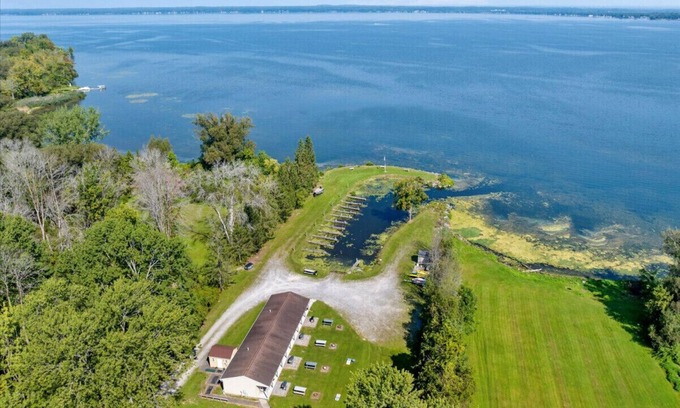 Durhamville House | Discover Hidden Harbor Marina: Ideal Fishing Retreat