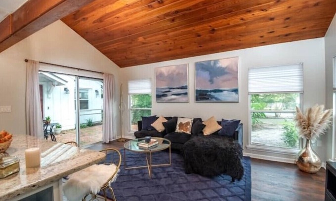 Historic District House | Explore the Historic Hidden Ocala Bungalow Experience