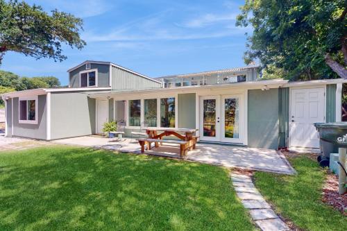 Atlantic Beach House | Discover Hidden in the Oaks: Family-Friendly Retreat