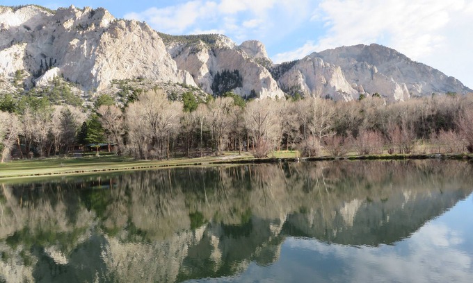 Nathrop House | Scenic Retreat Near Mt Princeton Hot Springs with Lake Views