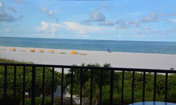 St. Pete Beach Condo | Discover the Hidden Jewel of St. Pete Beach with Ocean View