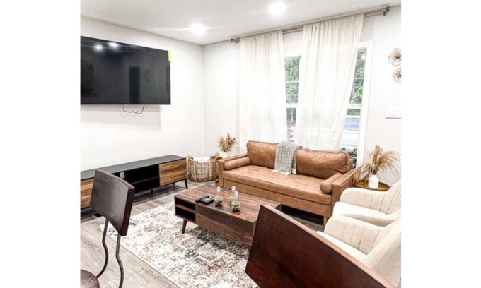 Calverton House | Discover a Modern Private Ocean View Getaway