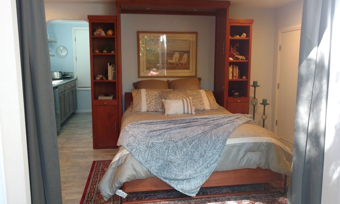 El Cerrito Bed & Breakfast | Hidden Oasis near San Diego State University