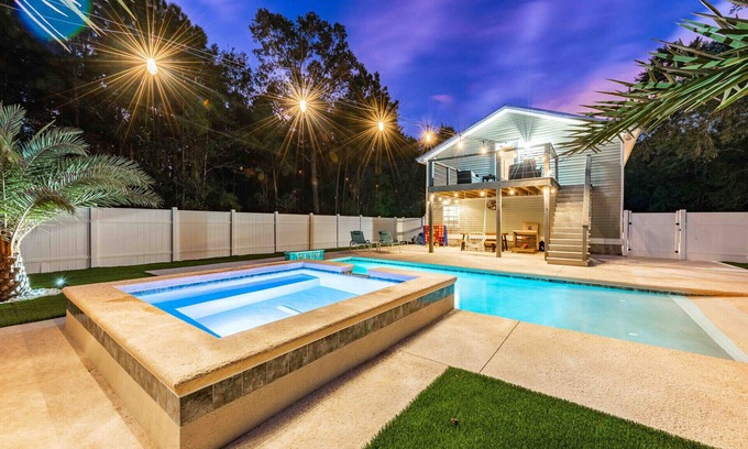 Townsend House | Discover Your Hidden Oasis with Ocean Views and Spa Retreat