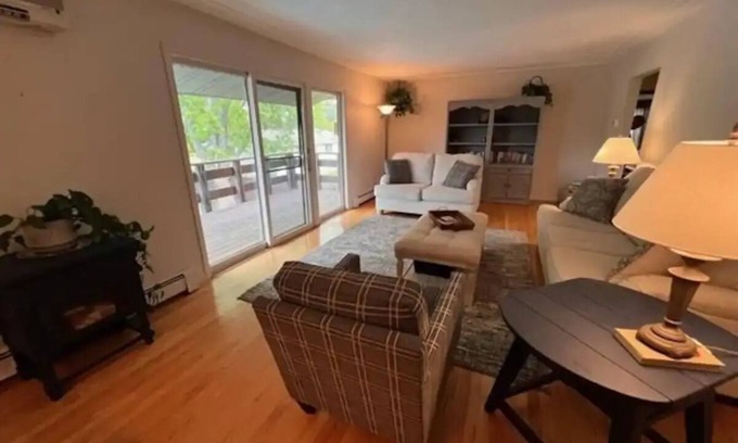 Cloquet House | Serene Oasis with Pool and Breakfast, Guest Rated 10/10
