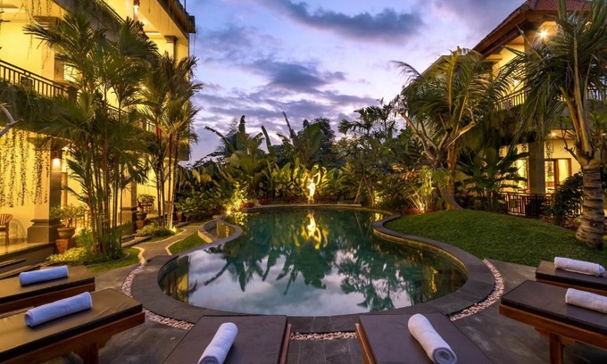 Sayan Hotel | Inviting Hidden Padma Retreat with Pool and Breakfast